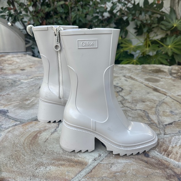 Authentic CHLOE Betty Rainboots - Picture 5 of 9